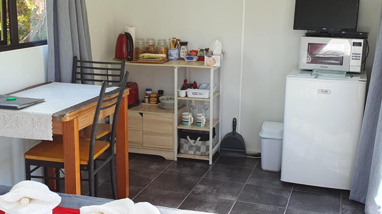 דירות Kuratau Lakeview Studio Cabin מראה חיצוני תמונה