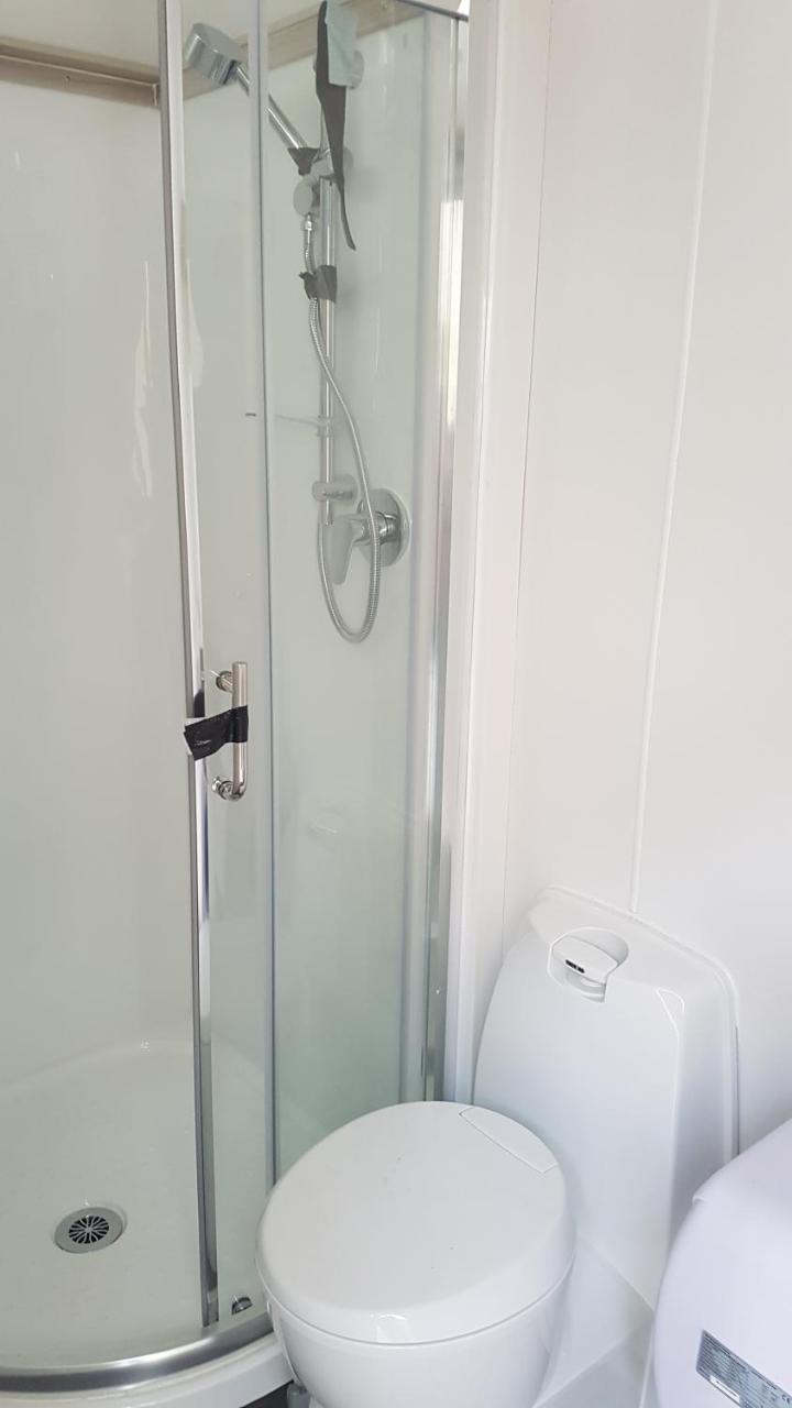 דירות Kuratau Lakeview Studio Cabin מראה חיצוני תמונה